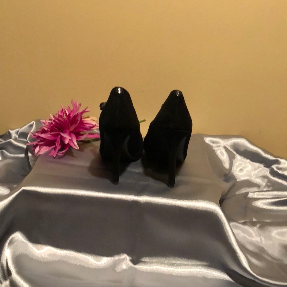 High Heels - Picture 3 of 6